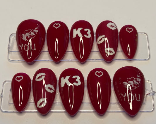 Custom nagels geïnspireerd op meidengroep